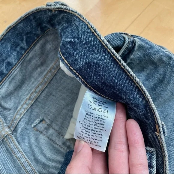 Everlane The 90s Cheeky Jeans Crop Straight Leg
Vintage Blue
Size 26 - Picture 10 of 11